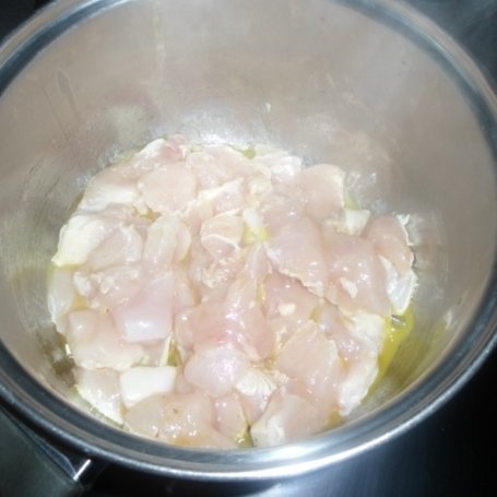 Krok 2 - Filet z kurczaka w domowym sosie pieczeniowym z kaszą gryczaną foto