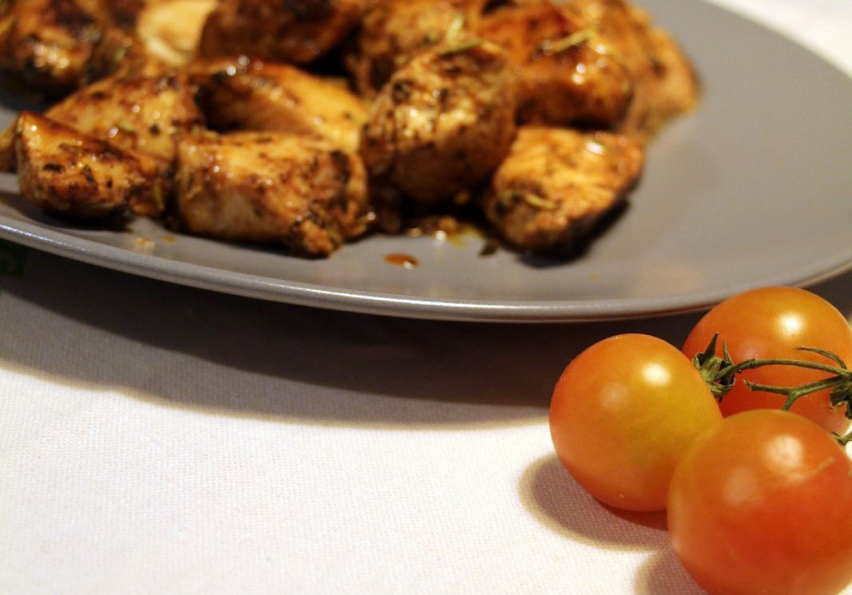 Filet z kurczaka w marynacie ziołowo pomidorowej foto
