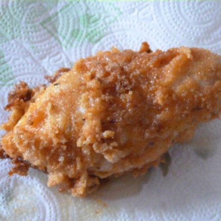 Krok 4 - Filet z kurczaka w panierce z żółtym serem foto