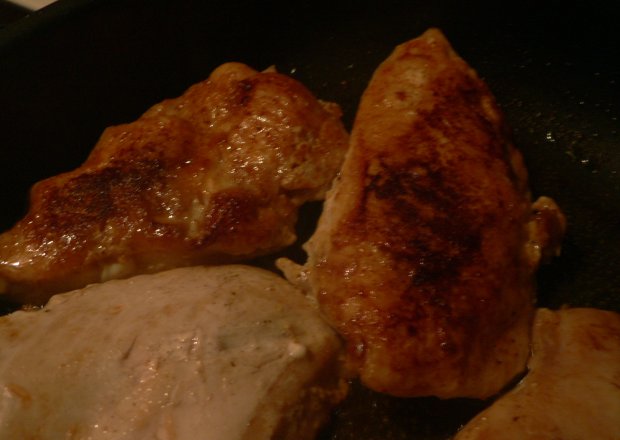 Fotografia przedstawiająca Filet z kurczaka w paprykowej glazurze
