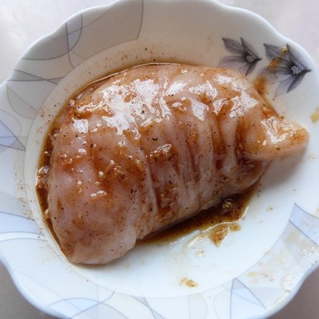 Krok 4 - Filet z kurczaka w słodko-pikantnej marynacie foto