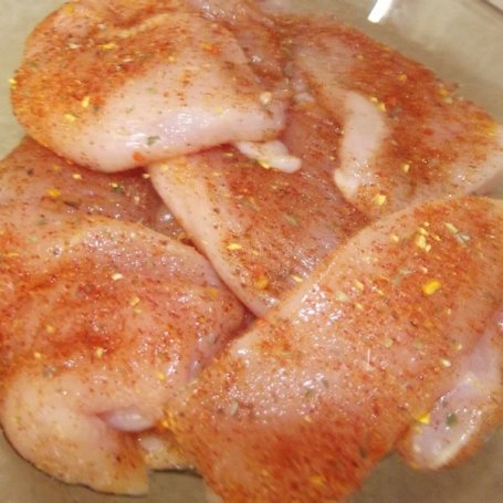Krok 4 - Filet z kurczaka w sosie pieczarkowym z serkiem mascarpone foto