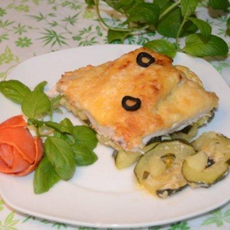 Krok 4 - Filet z kurczaka w zapiekance z cukinią, porem i ziemniakami foto
