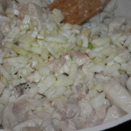 Krok 4 - Filet z kurczaka z grzybami foto