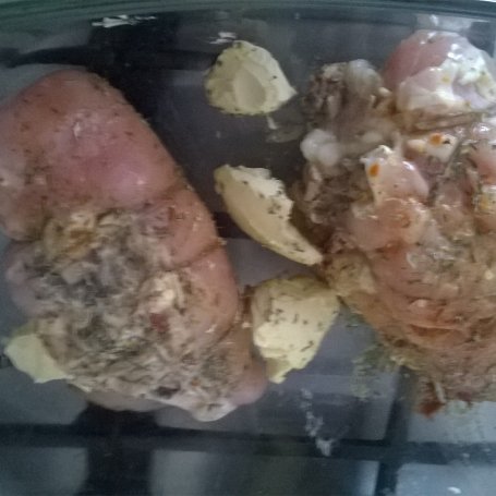 Krok 2 - Filet z kurczaka z niespodzianką foto