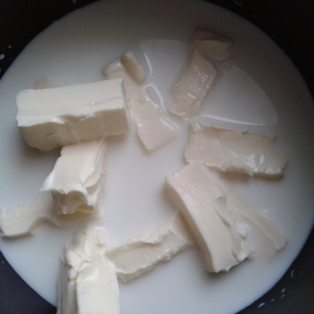 Krok 3 - Filet z kurczaka z papryką w sosie serowym foto