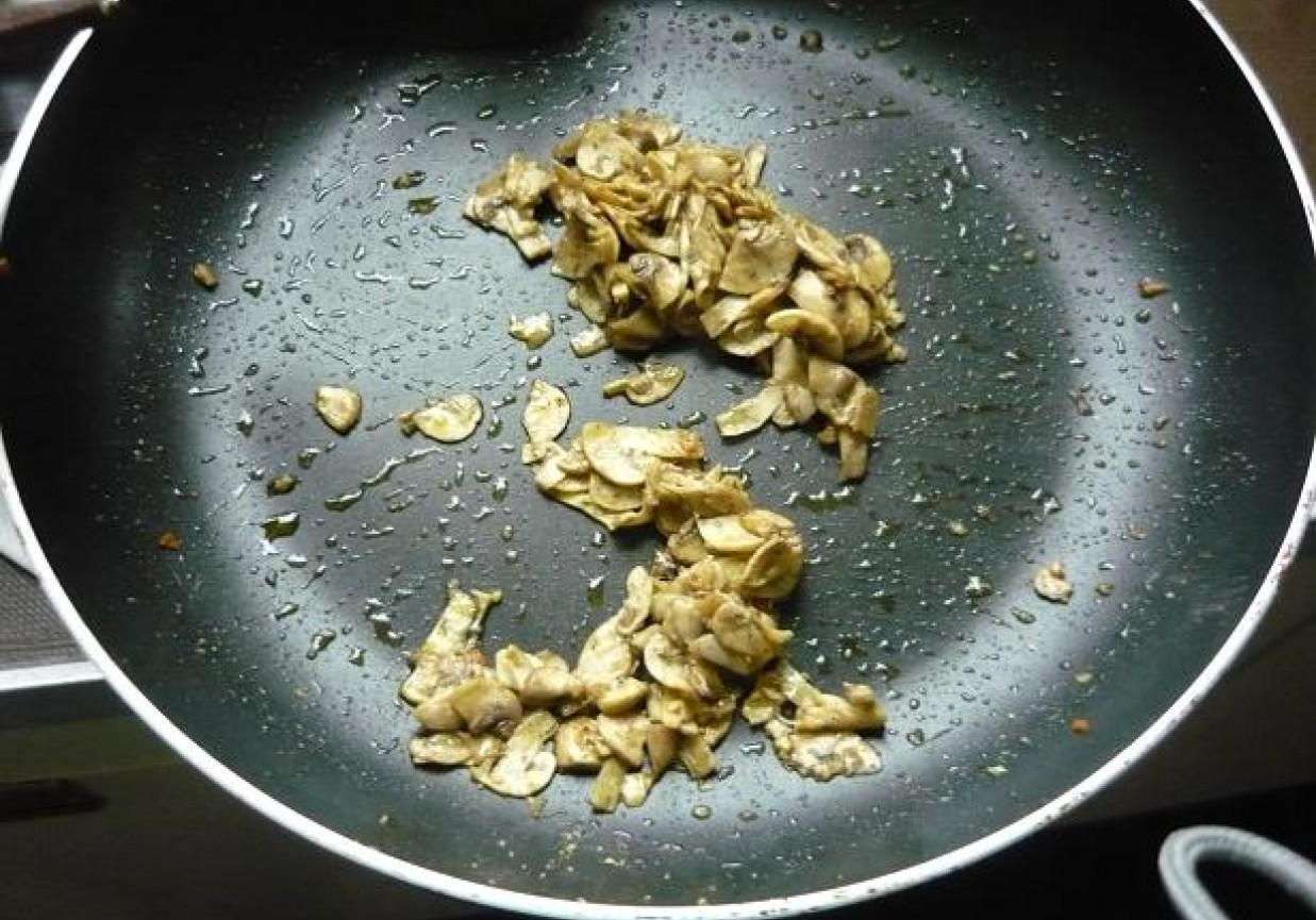 Filet z kurczaka z pieczarkami foto