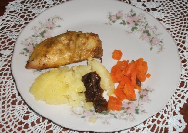 Fotografia przedstawiająca Filet z kurczaka z serem i pieczarkami