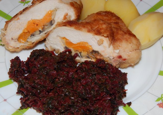 Fotografia przedstawiająca Filet z kurczaka z serem Mimolette i grzybami