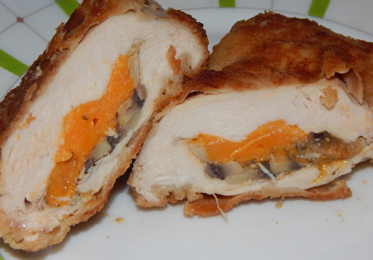 Filet z kurczaka z serem Mimolette i grzybami foto