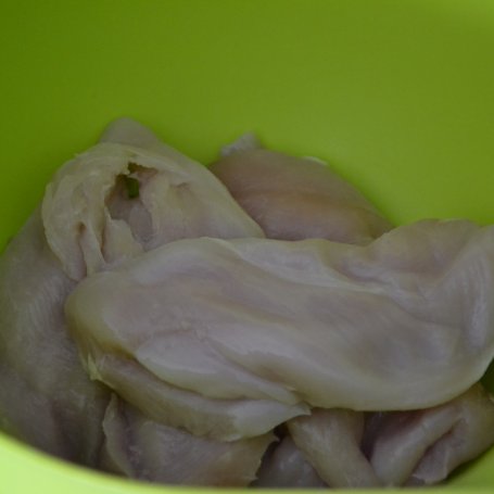 Krok 1 - FILET Z MASŁEM I PIETRUSZKĄ POD WARZYWNĄ KOŁDERKĄ foto