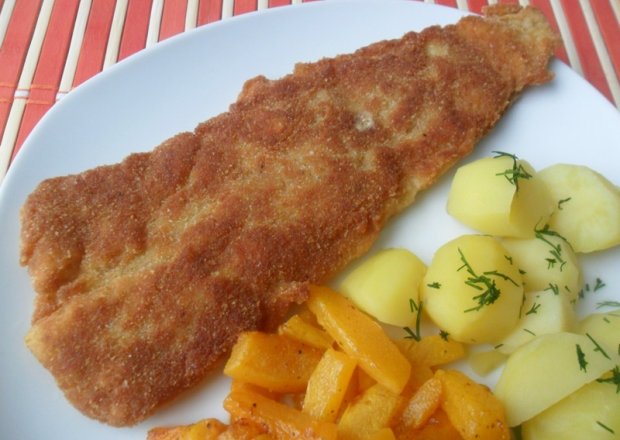 Fotografia przedstawiająca Filet z ryby z czosnkem i chrzanem