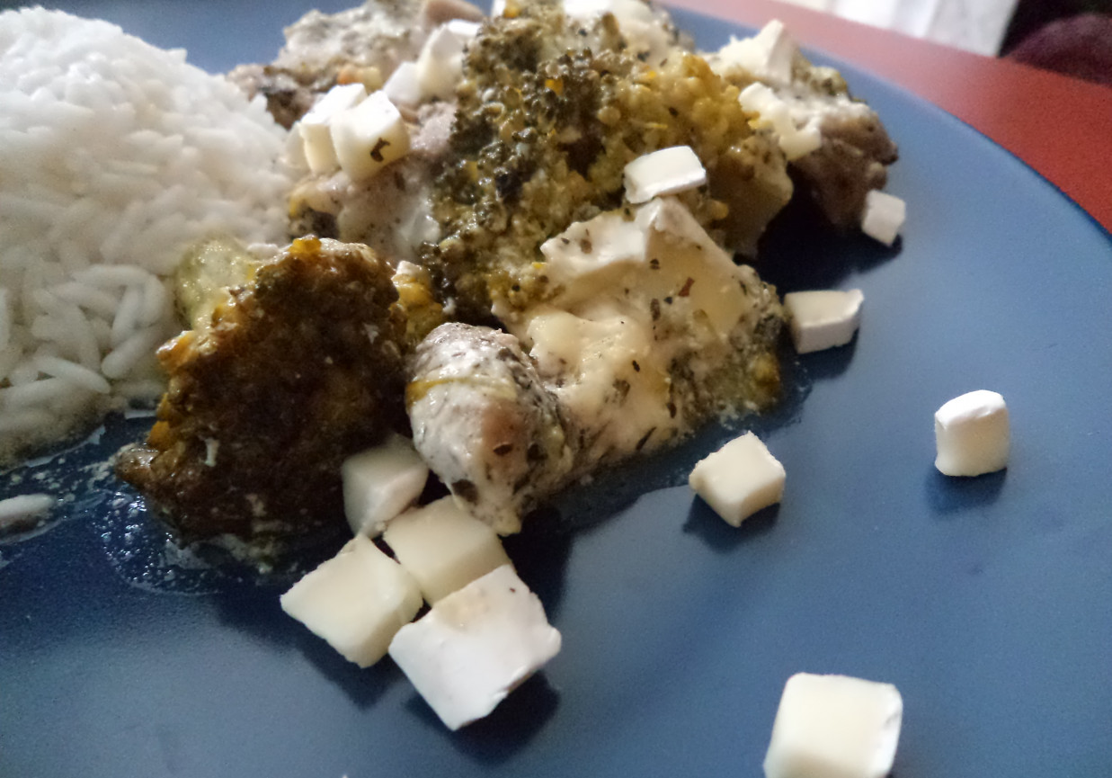 Filet z uda kurczaka duszony z brokułami i serem Brie :) foto