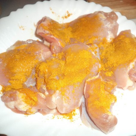 Krok 2 - Filet z uda kurczaka duszony z papryką i rukolą :) foto
