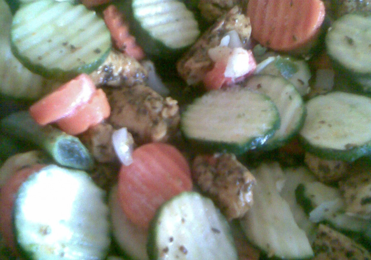 Filet z warzywami i cukinią foto