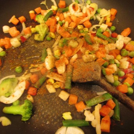 Krok 1 - Filet z warzywami pod pierzynką serową zapiekany  foto
