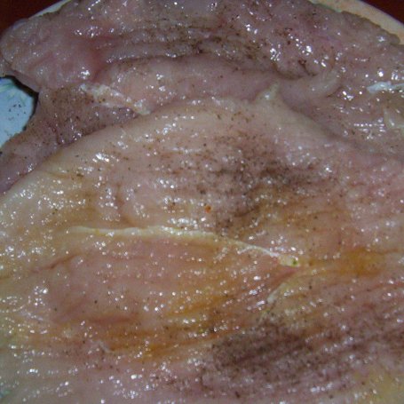 Krok 1 - Filetos don Poros, czyli filet drobiowy w cieście z porem. foto