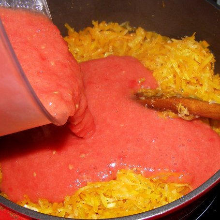 Krok 4 - filety śledziowe w sosie warzywno-pomidorowym... foto