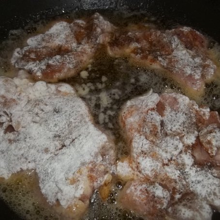 Krok 7 - Filety u udźca kurczaka w sosie pieczarkowym foto