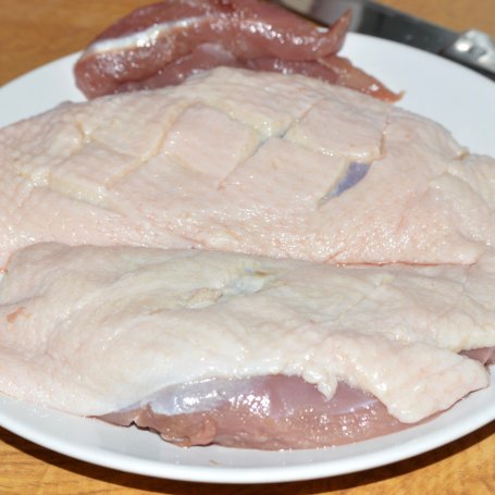 Krok 1 - Filety z kaczki w sosie z suszonych śliwek foto