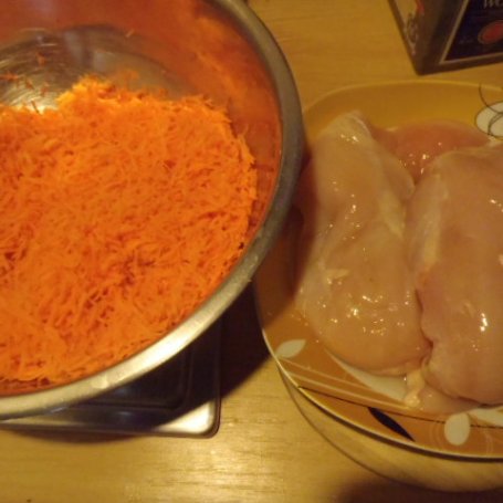Krok 1 - Filety z kurczaka faszerowane marchewką foto