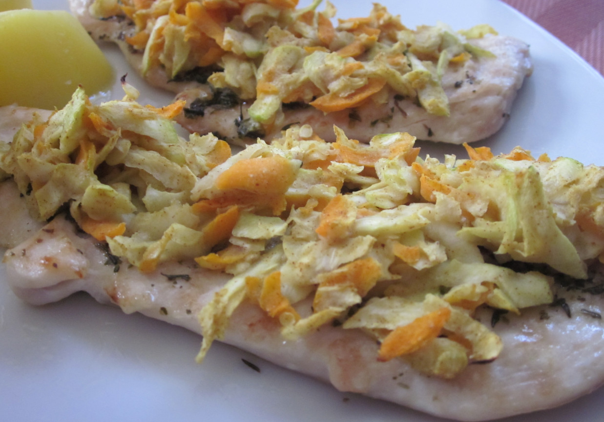 Filety z kurczaka pod warzywno-musztardową „kołderką” foto