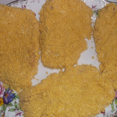 Krok 4 - Filety z kurczaka w cieście i kukurydzianej panierce. foto