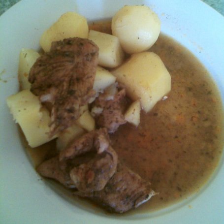 Krok 7 - Filety z kurczaka w przyprawach w sosie z ziemniakami foto