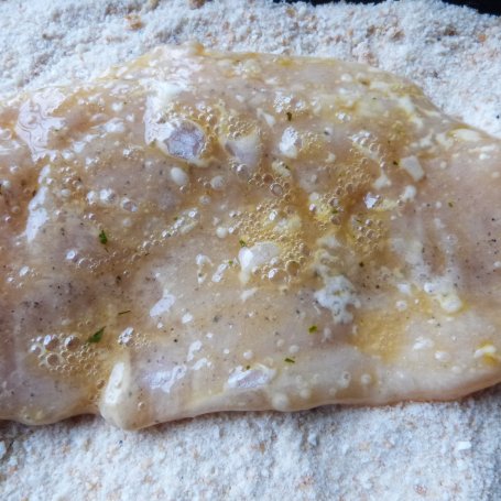 Krok 5 - Filety z kurczaka zapiekane z cebulą foto