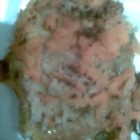 Krok 5 - filety z morszczuka w cieście z kurkumą duszone z selerem i marchewką foto