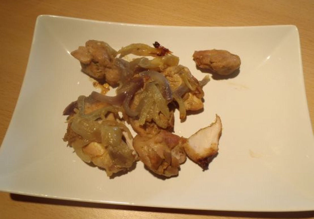 Filety z udek z kurczaka w cebuli foto