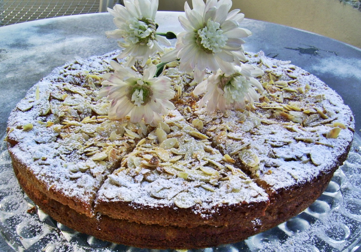 Focaccia di mandorla - włoskie chrupiące ciasto migdałowe foto