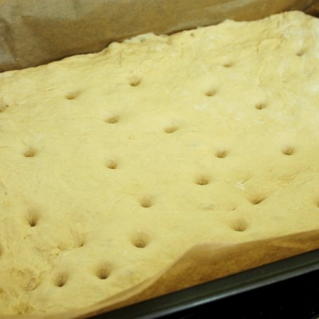 Krok 3 - Focaccia orkiszowa z cebulą foto