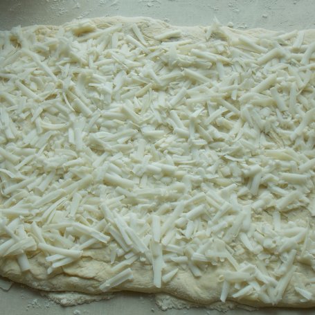 Krok 3 - Focaccia z kozim serem i pomidorkami koktajlowymi foto