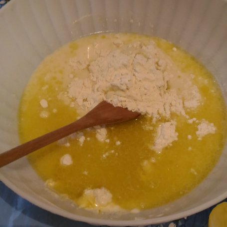 Krok 2 - Foccacia z czarnymi winogronami foto