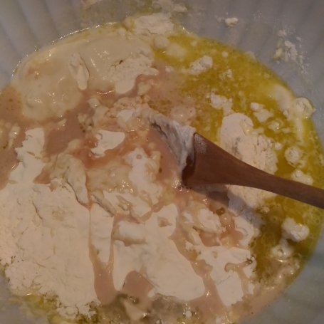 Krok 3 - Foccacia z czarnymi winogronami foto