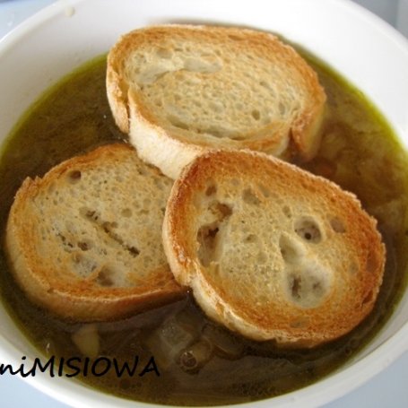 Krok 2 - Francuska zupa cebulowa (prosty i pyszny przepis) foto