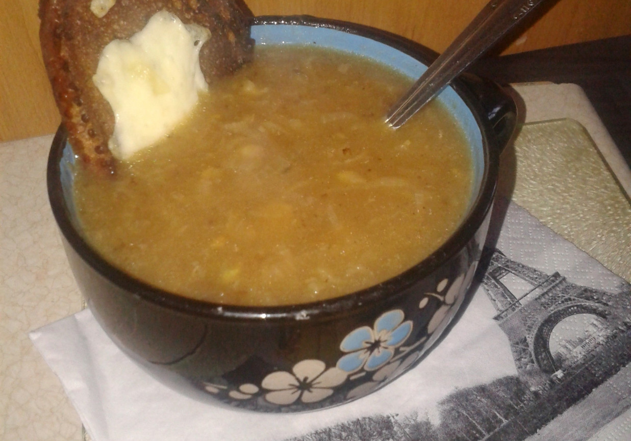 francuska zupa cebulowa z brandy foto