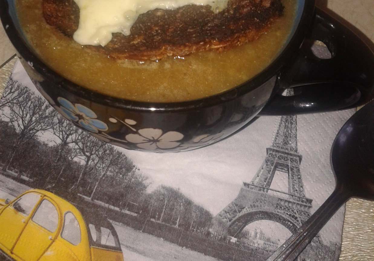 francuska zupa cebulowa z brandy foto