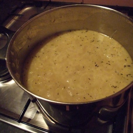 Krok 2 - Francuska zupa cebulowa foto