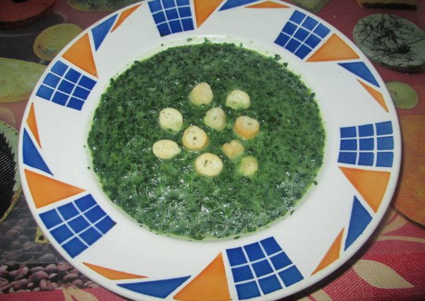 Fotografia przedstawiająca Francuska zupa szpinakowa