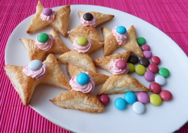 Fotografia przedstawiająca Francuskie ciasteczka z cukierkami