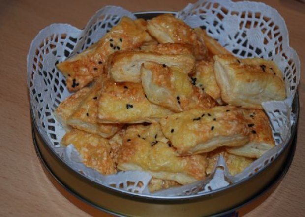Fotografia przedstawiająca Francuskie poduszeczki z serem i czarnuszką