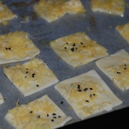 Krok 3 - Francuskie poduszeczki z serem i czarnuszką foto