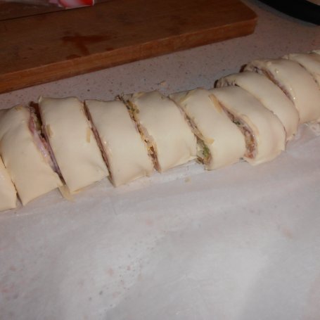 Krok 3 - Francuskie rollsy z szynką serrano foto