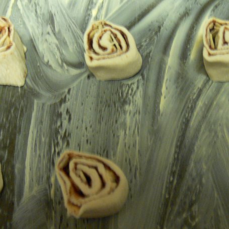 Krok 3 - Francuskie ślimaki z cynamonem i migdałami foto