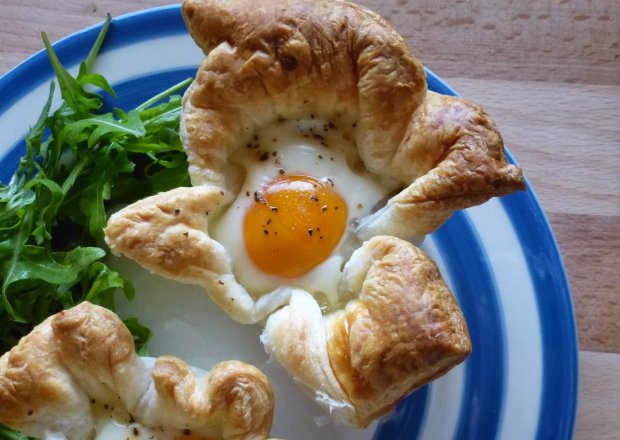 Fotografia przedstawiająca Francuskie śniadanie z jajkiem