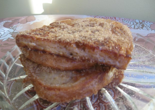 Fotografia przedstawiająca Francuskie tosty pączkowe