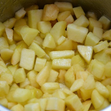 Krok 2 - Francuskie trójkąty z mascarpone i karmelizowanymi jabłkami w migdałach  foto
