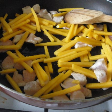 Krok 2 - Frittata z dynią i kurczakiem foto